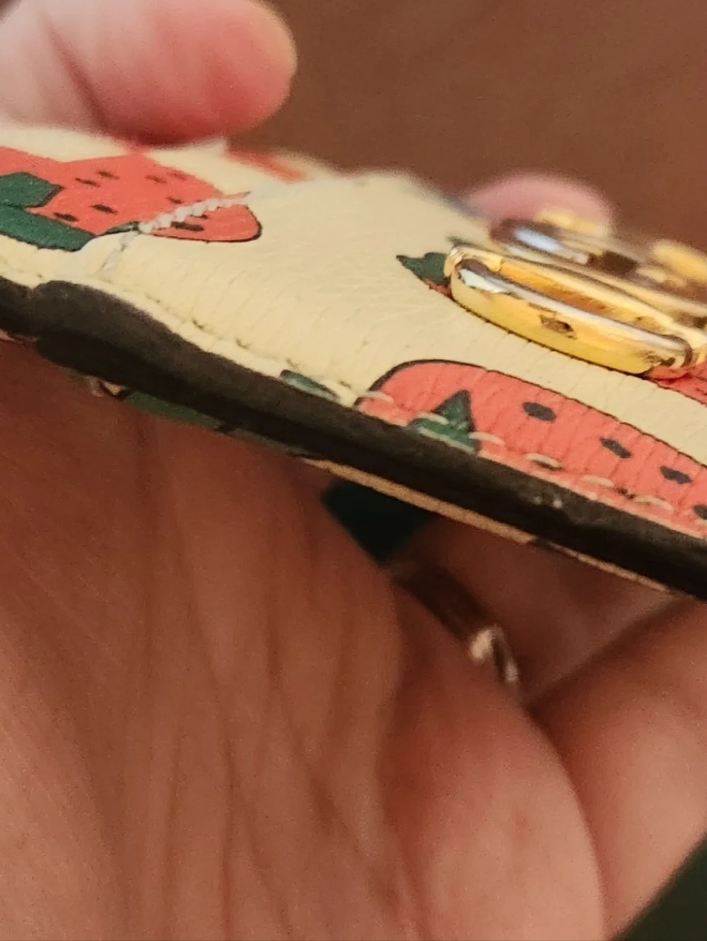 Gucci Zumi Strawberry Leather Card Holder - Picture 7 of 7